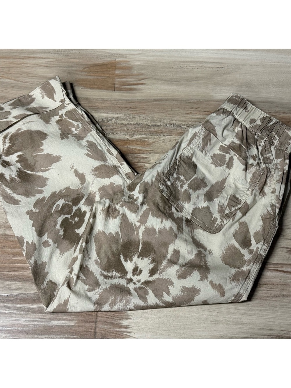 NWT Democracy High Rise Cropped Pants Tan Size 2